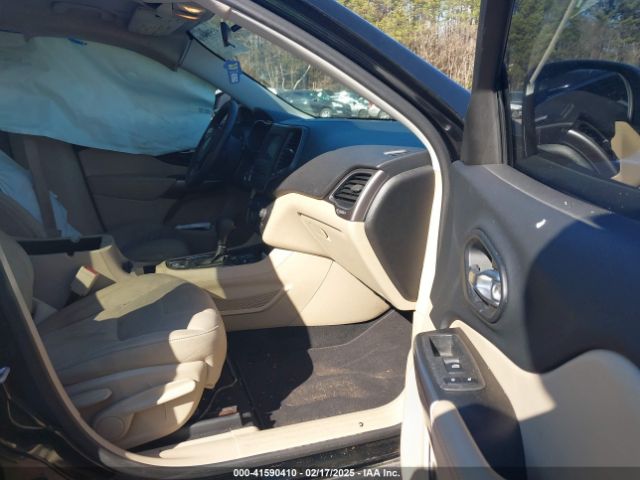 1C4PJLCB6KD373310 Jeep Cherokee Latitude Fwd