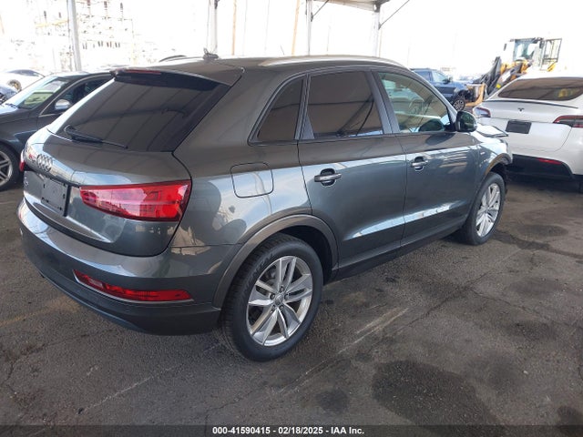WA1BCCFS5JR006653 Audi Q3 2.0t Premium