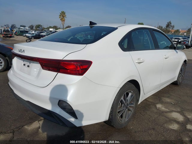 3KPF24ADXNE503756 KIA Forte Lxs