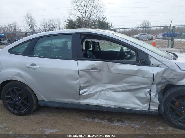 Ford FOCUS SE 2016 1FADP3F25GL332313 Image 13