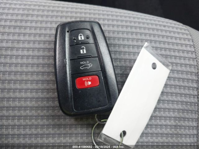 5TDZZRAH8MS059113 Toyota Highlander Le