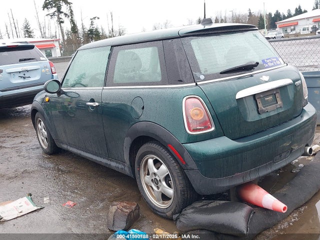 2009 MINI COOPER WMWMF33549TW72435 Photo 2