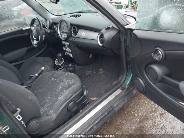 2009 MINI COOPER WMWMF33549TW72435 Photo 4