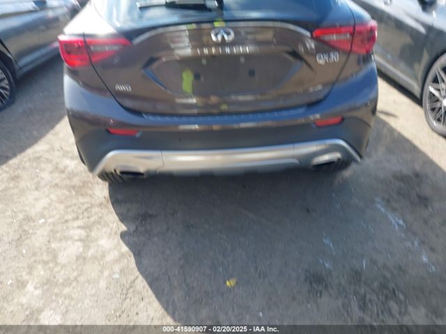 SJKCH5CR9HA019856 Infiniti Qx30 Premium