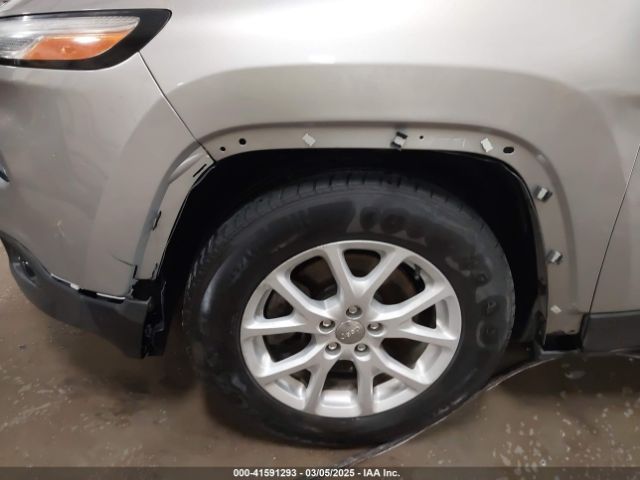 1C4PJLCB4HW610440 Jeep Cherokee Latitude Fwd