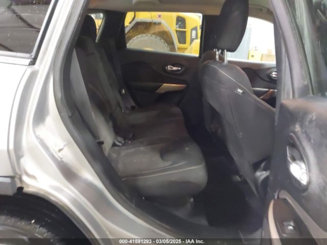 1C4PJLCB4HW610440 Jeep Cherokee Latitude Fwd