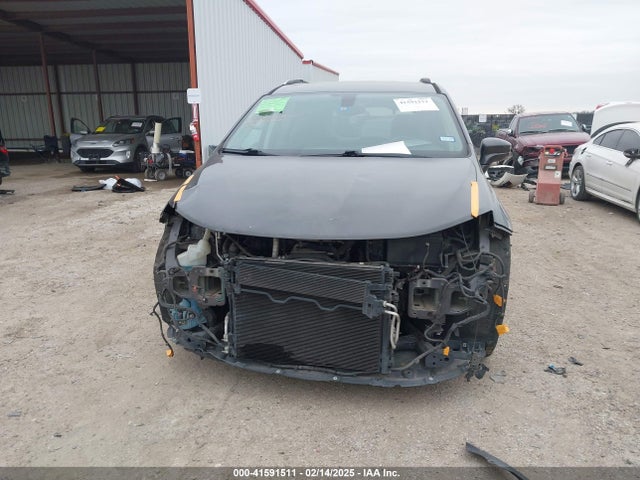 2C4RC1BG2JR211089 Chrysler Pacifica Touring L