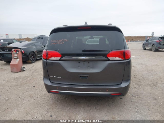 2C4RC1BG2JR211089 Chrysler Pacifica Touring L