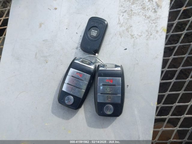 KNDJX3AA9J7557040 KIA Soul !