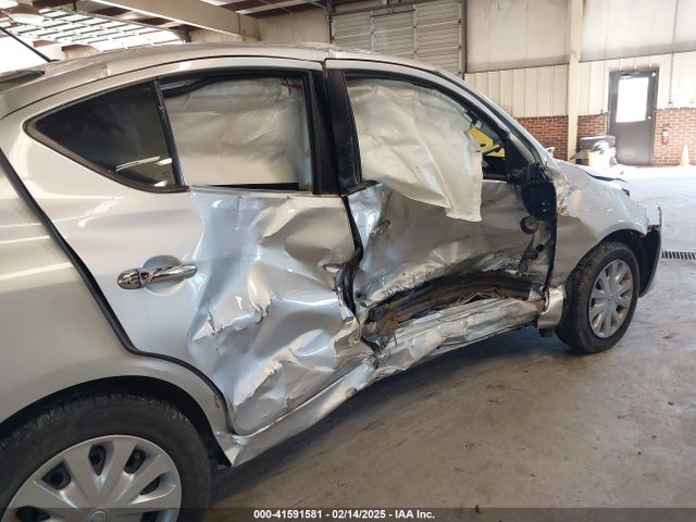 3N1CN7AP2KL879691 Nissan Versa 1.6 Sv