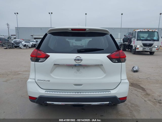 Nissan ROGUE S 2018 JN8AT2MT1JW463795 Image 17