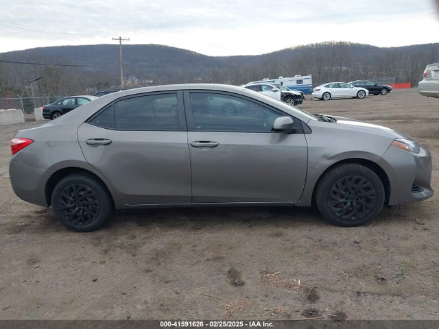 Toyota COROLLA LE 2017 5YFBURHE9HP636578 Image 13