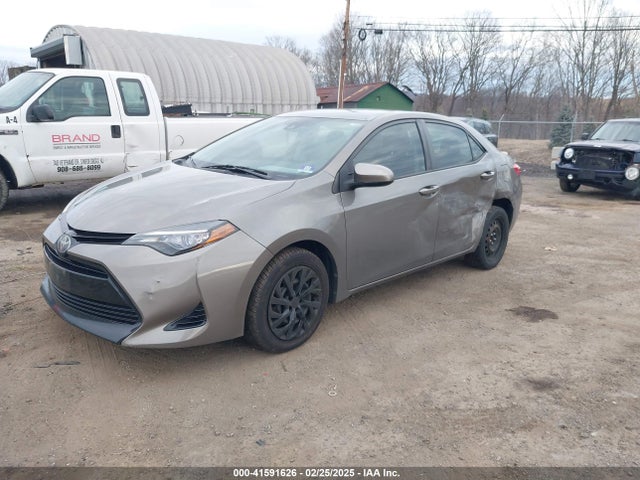 Toyota COROLLA LE 2017 5YFBURHE9HP636578 Image 2