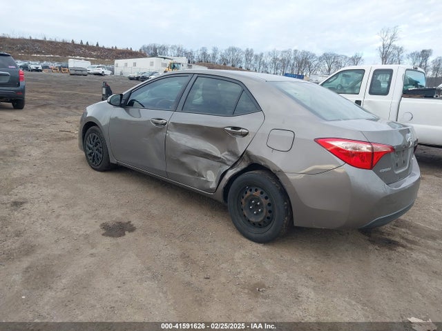 Toyota COROLLA LE 2017 5YFBURHE9HP636578 Image 3