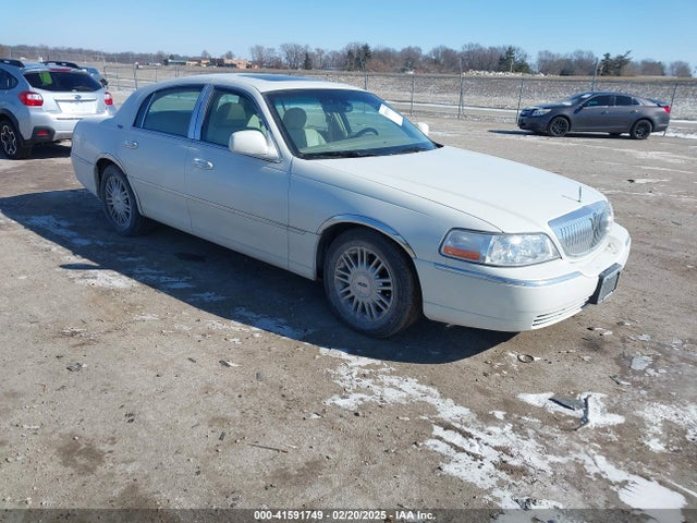 Продажа на аукционе авто 2006 Lincoln Town Car Signature Limited, vin: 1LNHM82V76Y631364, номер лота: 41591749
