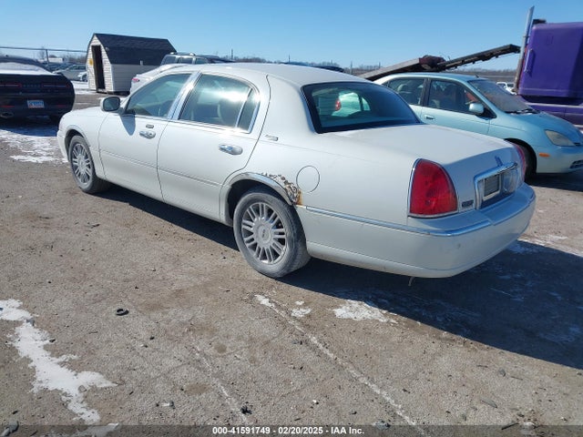 Продажа на аукционе авто 2006 Lincoln Town Car Signature Limited, vin: 1LNHM82V76Y631364, номер лота: 41591749