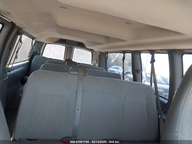 1GAZGPFGXJ1326392 Chevrolet Express 3500 Lt