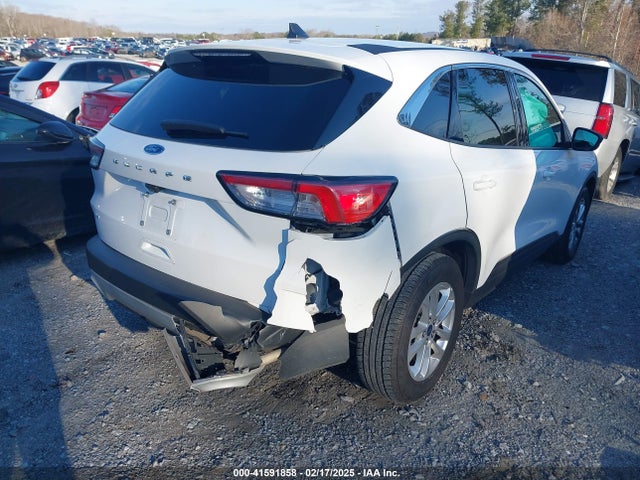 1FMCU0G64NUA45143 Ford ESCAPE SE