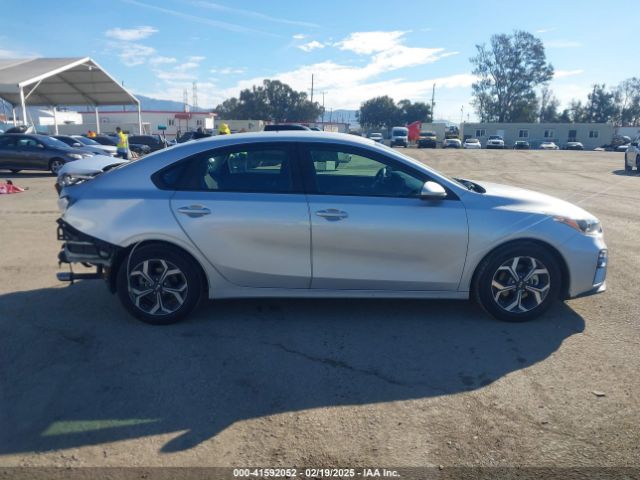 3KPF24AD0KE077118 KIA Forte Lxs
