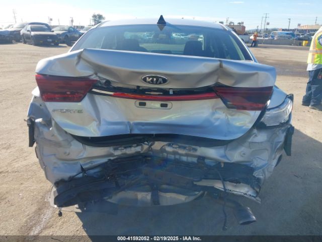 3KPF24AD0KE077118 KIA Forte Lxs