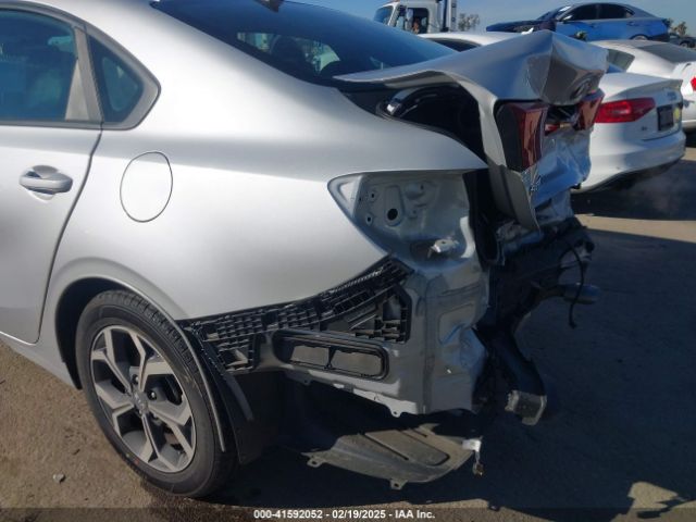 3KPF24AD0KE077118 KIA Forte Lxs