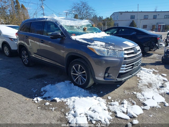 Toyota Highlander Xle 2018 5TDJZRFH8JS557832 Image 1