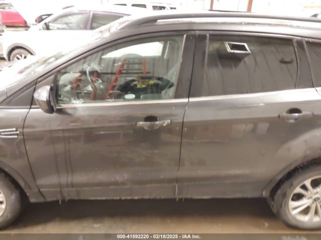1FMCU9HD0JUC25392 Ford ESCAPE SEL