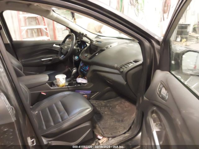 1FMCU9HD0JUC25392 Ford ESCAPE SEL