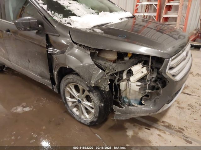 1FMCU9HD0JUC25392 Ford ESCAPE SEL
