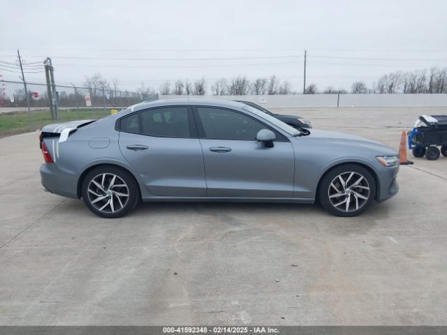 7JR102FK9LG036730 Volvo S60 T5 Momentum