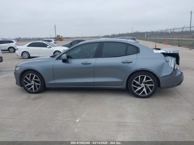 7JR102FK9LG036730 Volvo S60 T5 Momentum