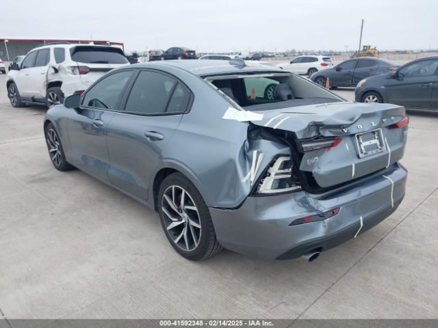 7JR102FK9LG036730 Volvo S60 T5 Momentum