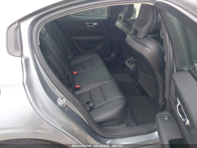 7JR102FK9LG036730 Volvo S60 T5 Momentum