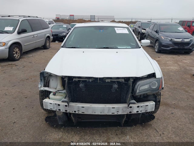2C3CCABG1EH352483 Chrysler 300 300s