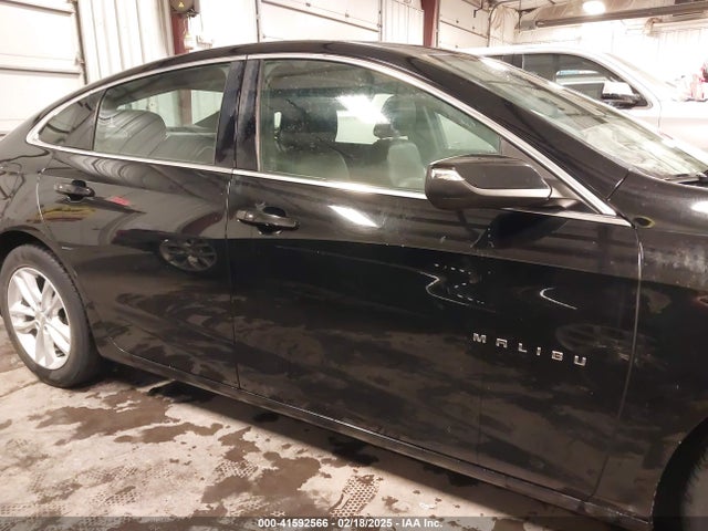 1G1ZD5ST0JF116158 Chevrolet MALIBU LT