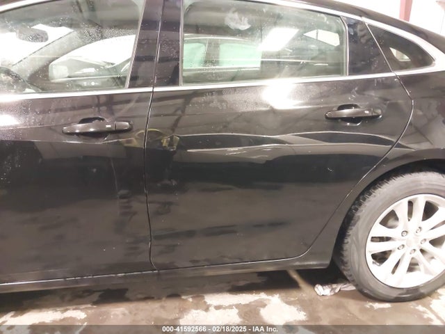 1G1ZD5ST0JF116158 Chevrolet MALIBU LT