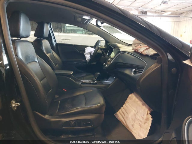 1G1ZD5ST0JF116158 Chevrolet MALIBU LT