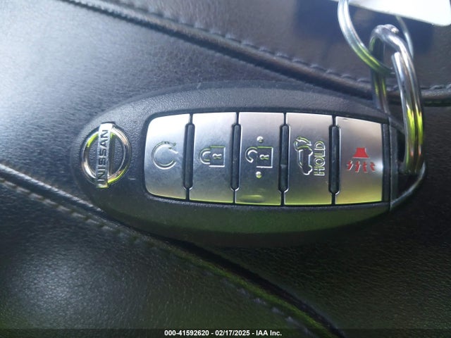 JN8AT2MT7HW400095 Nissan Rogue Sl
