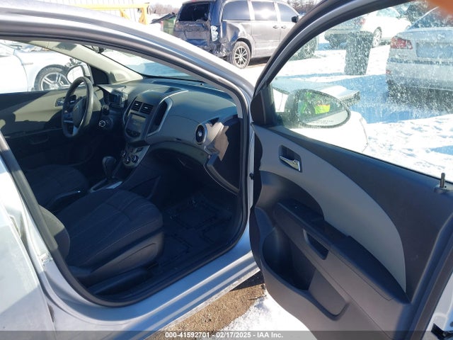 1G1JC5SH8G4130177 Chevrolet Sonic Lt Auto