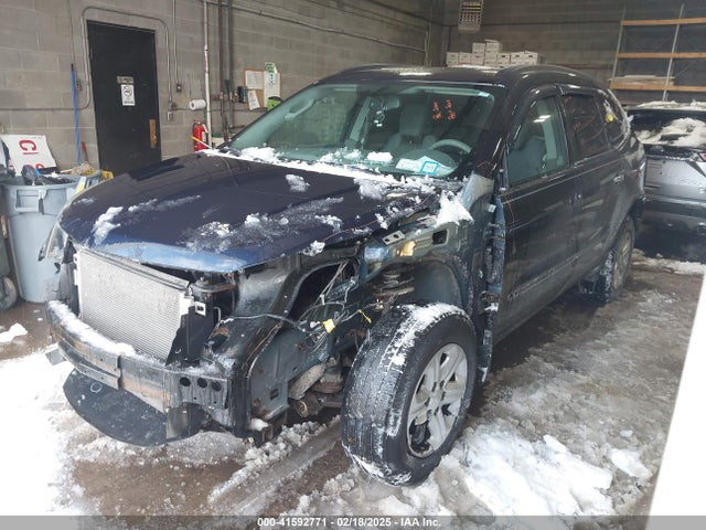 Chevrolet Traverse Ls 2015 1GNKRFED8FJ290656 Image 2