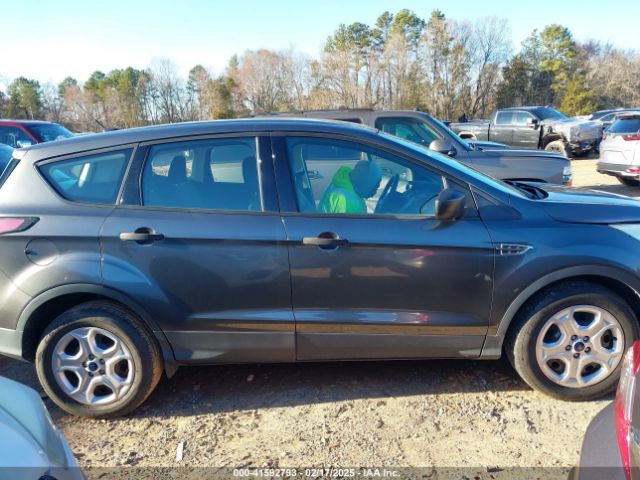 1FMCU0F78HUA76118 Ford ESCAPE S