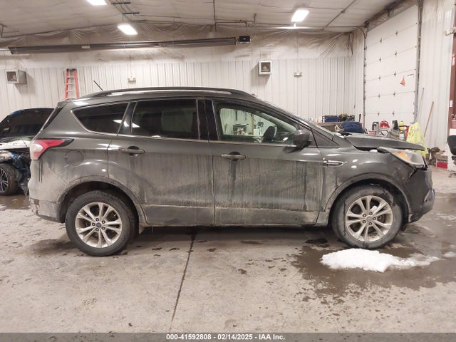 1FMCU9GD8JUA53114 Ford ESCAPE SE