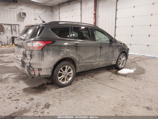 1FMCU9GD8JUA53114 Ford ESCAPE SE