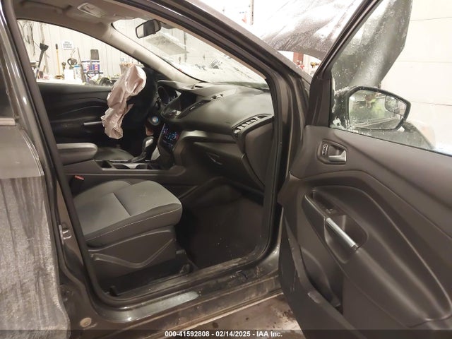 1FMCU9GD8JUA53114 Ford ESCAPE SE
