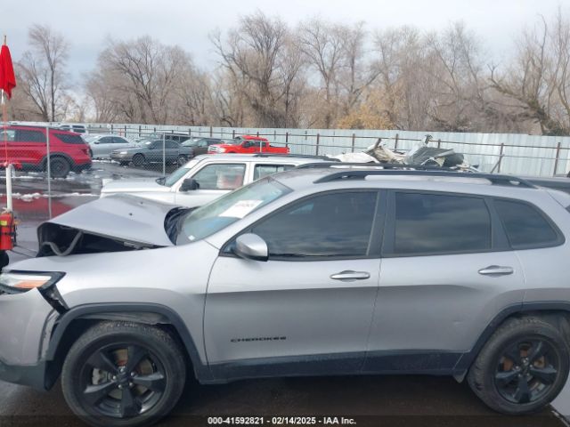 1C4PJMCX4JD548136 Jeep Cherokee Latitude 4x4
