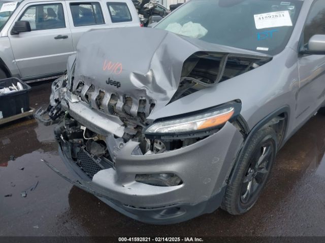1C4PJMCX4JD548136 Jeep Cherokee Latitude 4x4