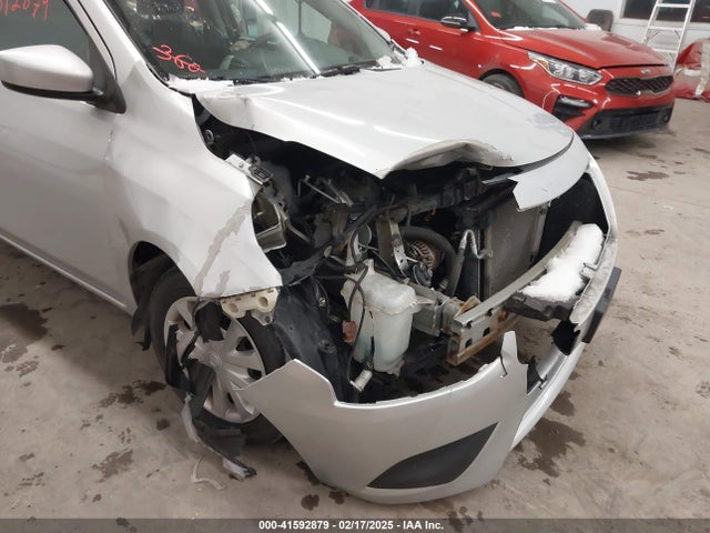 3N1CN7AP7JL882665 Nissan Versa 1.6 Sv