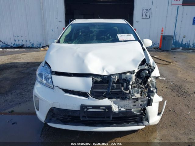 JTDKN3DU1E1781623 Toyota Prius Two