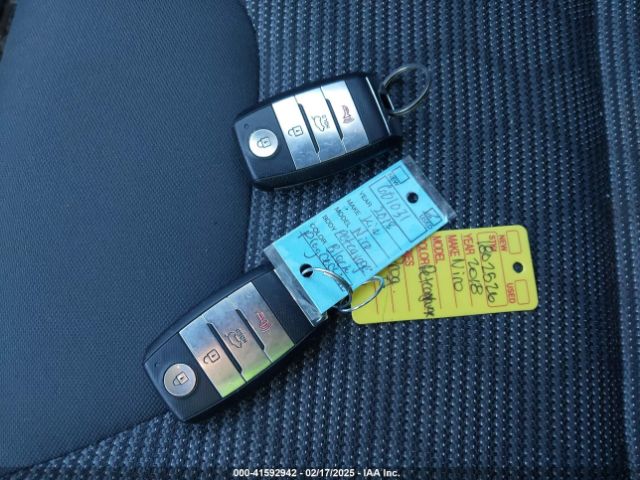 KNDCB3LC4J5108270 KIA NIRO LX