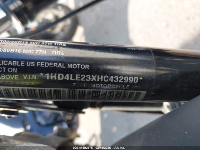 2017 HARLEY-DAVIDSON XL883 1HD4LE23XHC432990 Photo 9